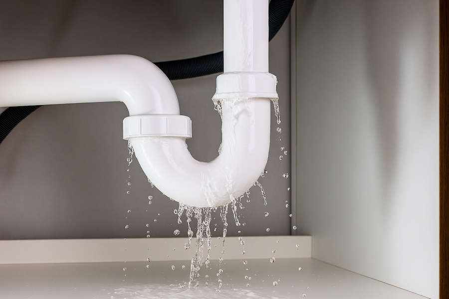 Emergency Plumbing: What to Do Before the Plumber Arrives